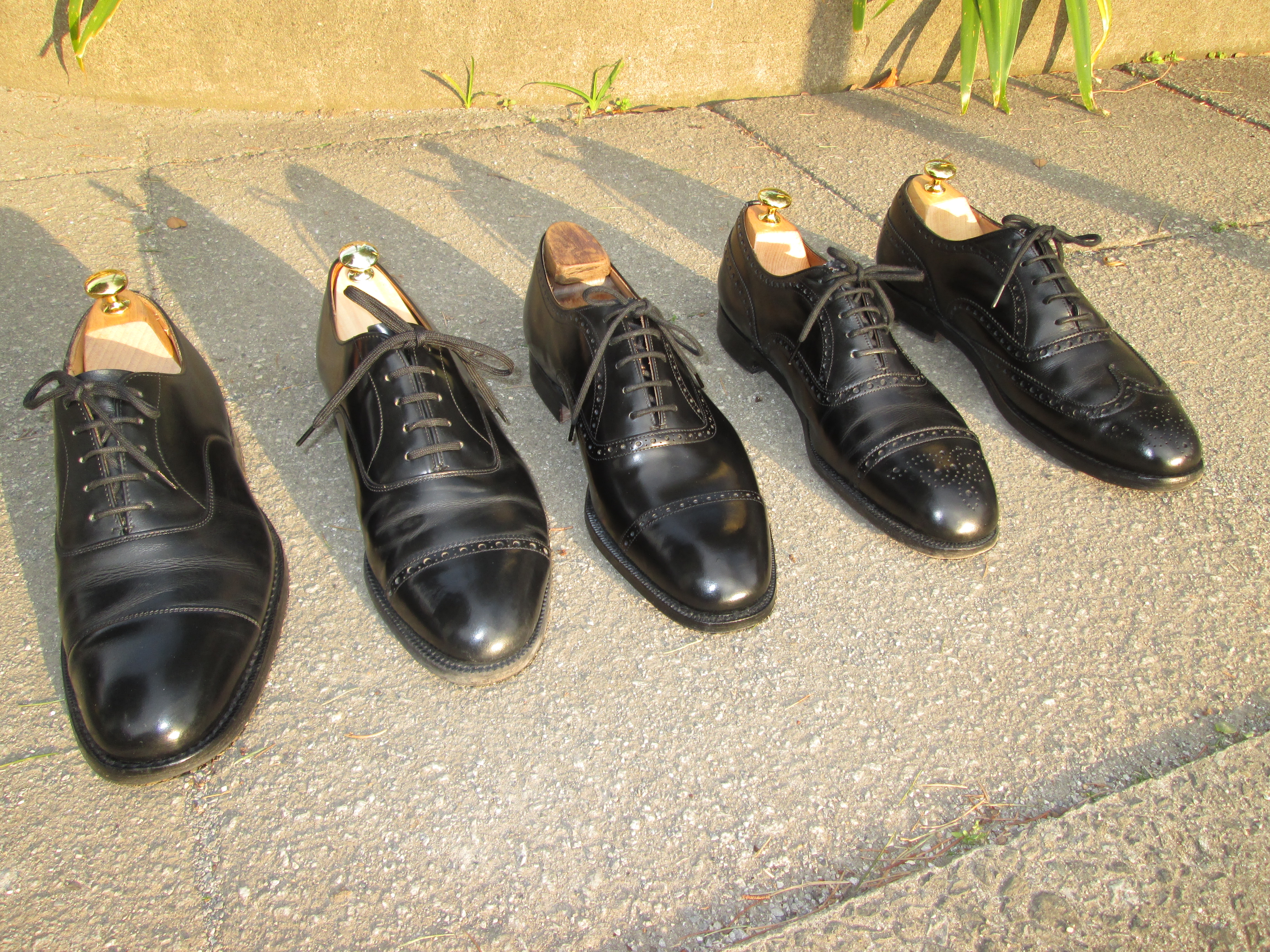 Church's(チャーチ) 新旧チャーチの内羽根の黒靴を並べてみました 